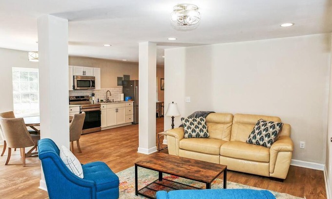 Boger City Casa | Countryside Lodge with Open Floorplan
