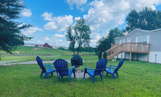 Sparta Casa | Countryside Retreat, Home in Sparta with AC, WiFi. Enjoy your stay!