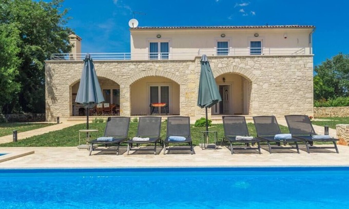 Brajkovici Villa | Countryside Villa / Diletta with pool and garden