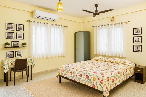 Tollygunge Casa | couple friendly room with balcony, kitchen private bath