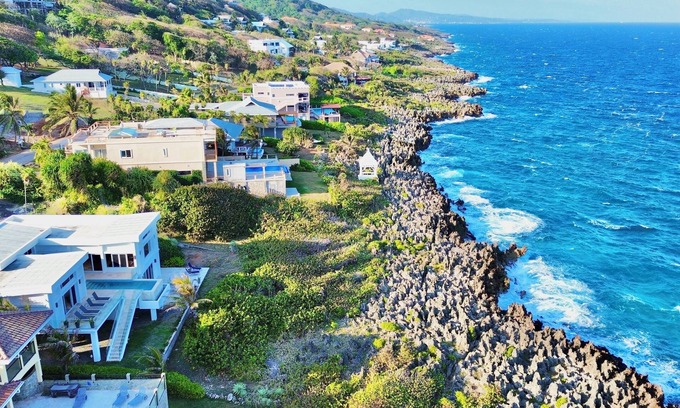 Lighthouse Estates Apartamento | Couple Suite @Larimar, West Bay