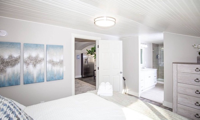 Greeley Apartamento | Couples Getaway | Walk to Unc | Free Cruiser Bikes