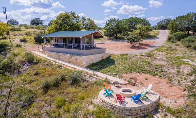 Ingram Cabina | Couples Retreat Lakeside