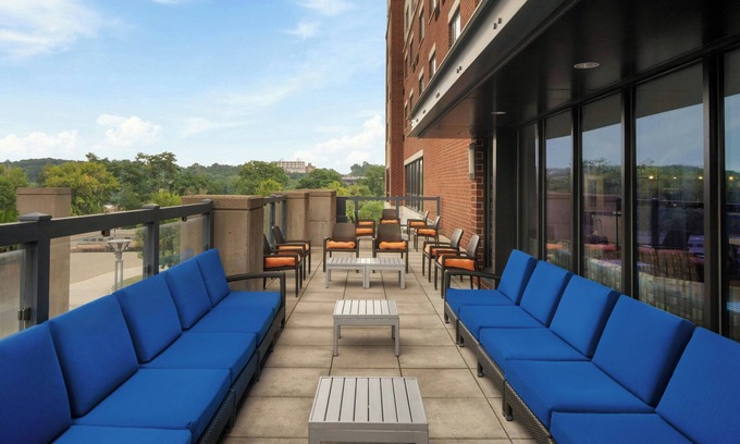 Elizabeth Park Valley Hotel | Courtyard Akron Downtown