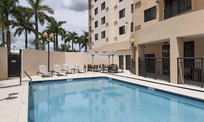 Ludlam Hotel | Courtyard by Marriott Miami at Dolphin Mall