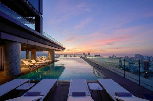 Hai Chau Hotel | Courtyard by Marriott Danang Han River
