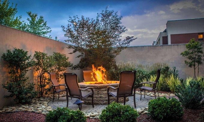 Greensboro Hotel | Courtyard by Marriott Greensboro Airport