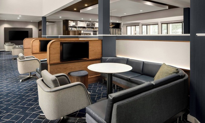 Greenway Hotel | Courtyard by Marriott Portland Beaverton