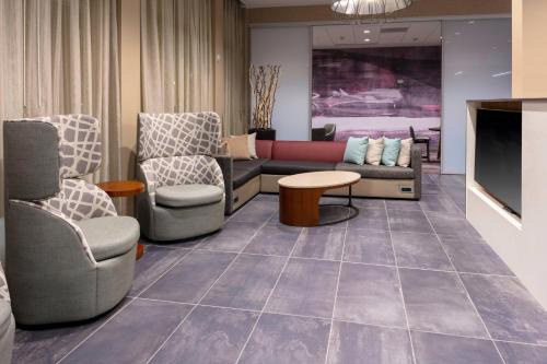 Wayne Hotel | Courtyard by Marriott Indianapolis West-Speedway