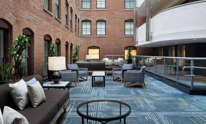 Center City Hotel | Courtyard by Marriott Philadelphia Downtown