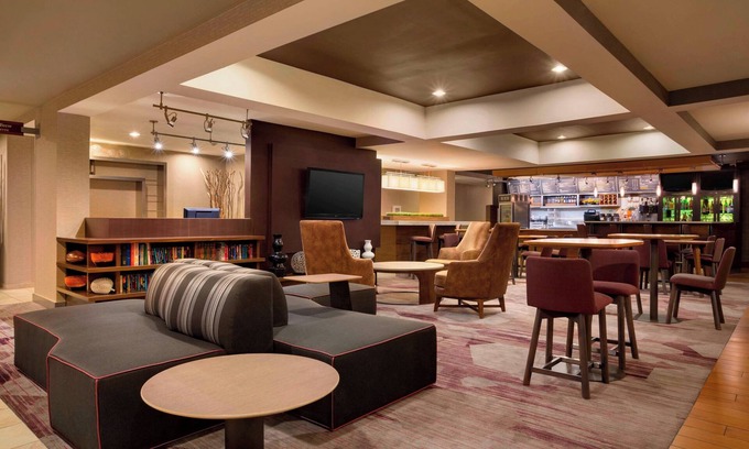 Champaign Hotel | Courtyard Champaign