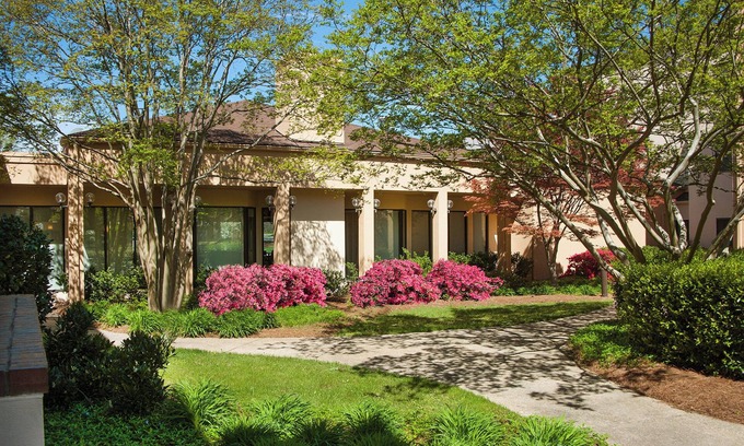 Arrowood Hotel | Courtyard Charlotte Arrowood