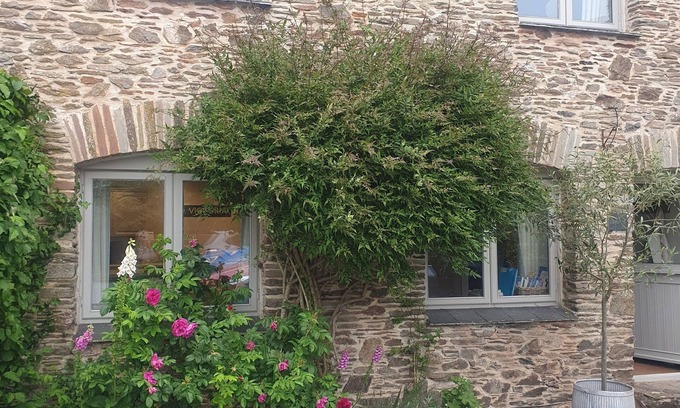 Chillington Cabaña | Courtyard cottage in Slapton, South Devon. 10 minutes drive to beach