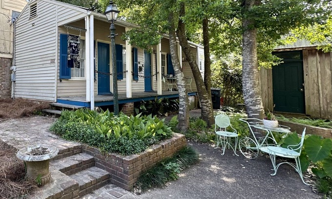 Vicksburg Cabaña | Courtyard Cottage on Monroe