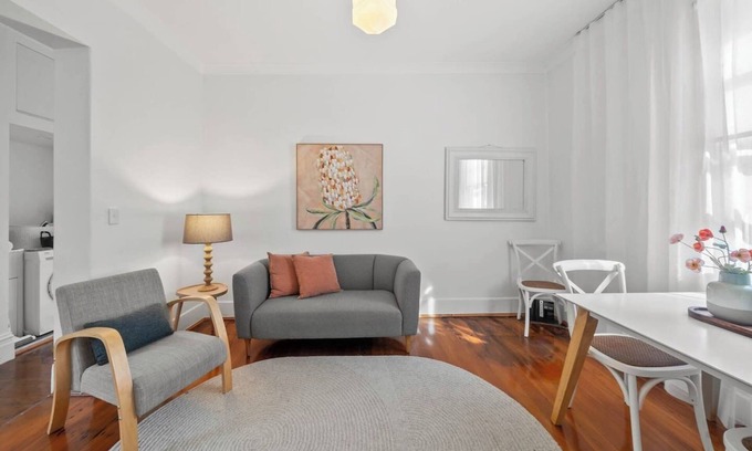 Ashfield Apartamento | Courtyard Esperanza Sunny Heritage Chic