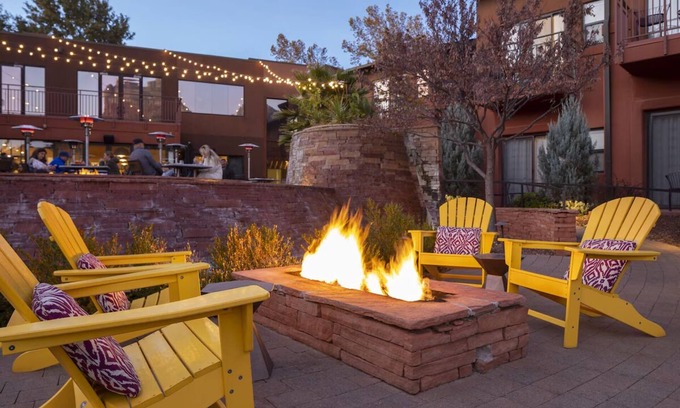 Uptown Sedona Hotel | Courtyard King Sanctuary, Amara Resort and Spa, Pool & Hot Tub, Shopping Nearby