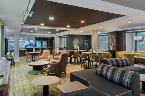 Lafayette Hotel | Courtyard Lafayette Airport
