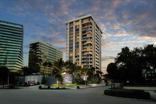 Coconut Grove Hotel | Courtyard Miami Coconut Grove