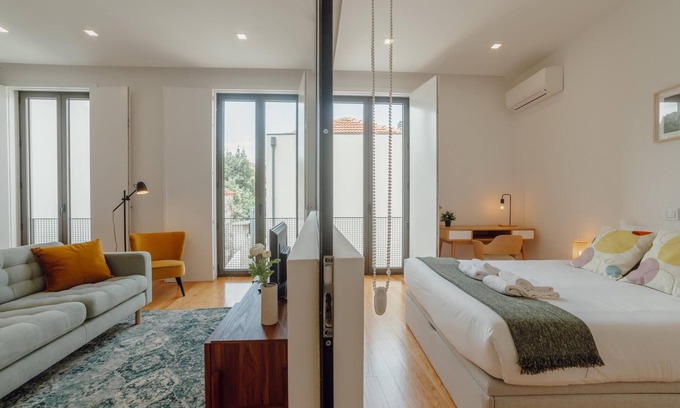 Campanha Apartamento | Courtyard Oporto Design Apartment E