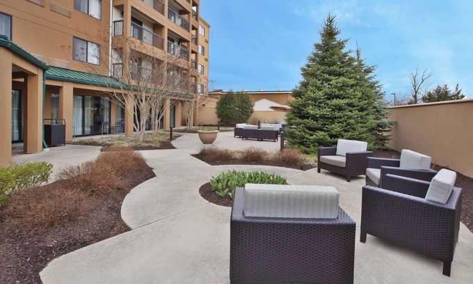 Somerset Hotel | Courtyard Somerset by Marriott