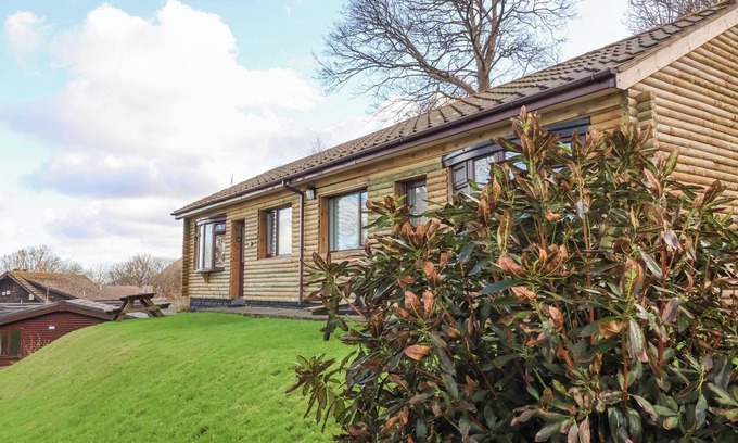 Watermouth Cabaña | COVE VIEW, pet friendly, country holiday cottage in Ilfracombe