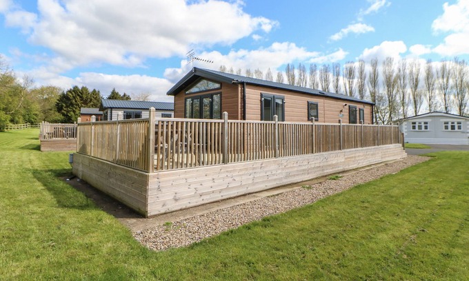 Hutton Rudby Cabaña | COVERDALE LARGE POD, pet friendly, with hot tub in Hutton Rudby