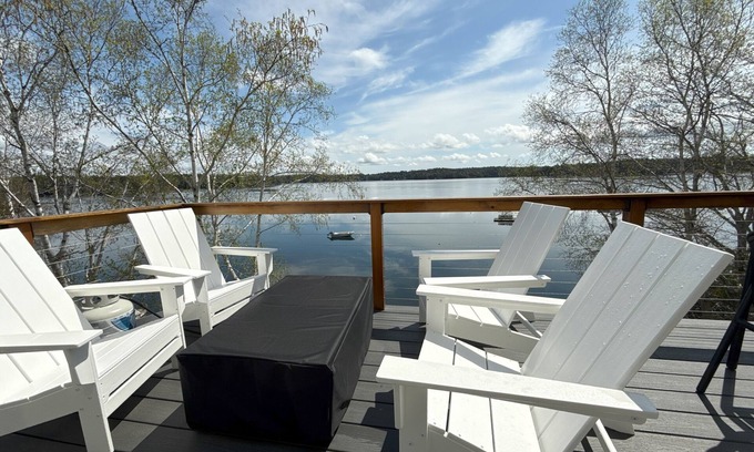 Sebascodegan Island Casa | Coveside! Designer decor, waterfront, AC, 2 Bedroom in Harpswell.