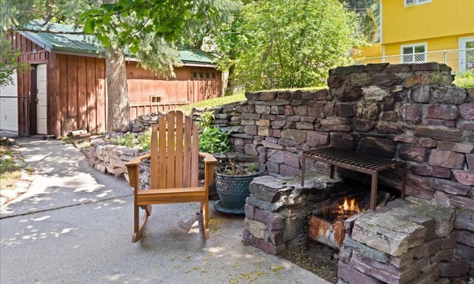 Lower Rattlesnake Casa | Coveted Lower Rattlesnake 2-Bedroom Gem—Now Offering Mid-Term Rentals!