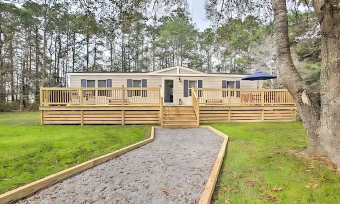 Covington Casa | Covington home w/Decks and Grill