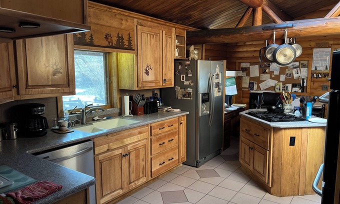 Wapiti Cabina | Cowboy Bunk House Cabin 1