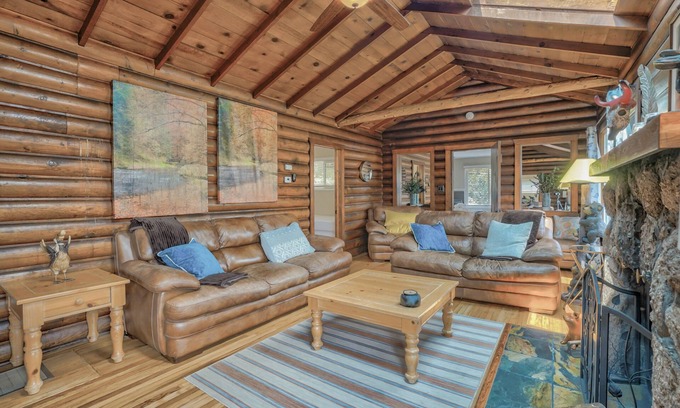 Cascade-Chipita Park Casa | Cowboy Cabin