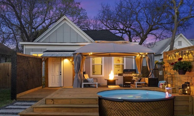 Waco Casa | Cowboy Pool 2 mins 2 Silos & Cameron Park