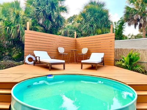 Smith's Memento Casa | Cowboy Pool Mini Golf Beach Ocean Center