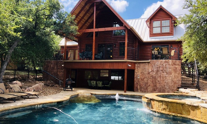 Marble Falls Cabina | 4 habitaciones / 5. 5 Bath Log Home-Amenities aseguran un buen momento
