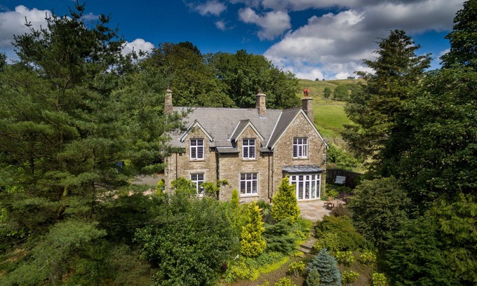 Sedbergh Casa | Cowgill Grange sleeps 14 in 7 bedrooms.