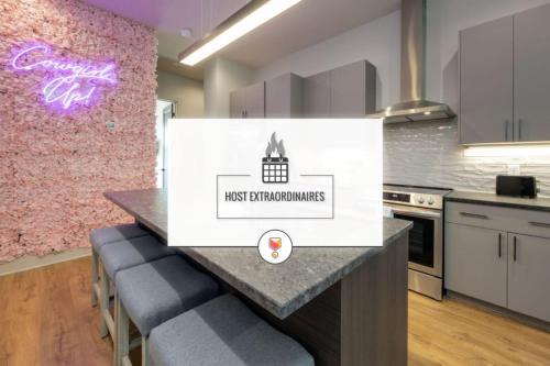 Radnor Casa | Cowgirl Up 4BD 4.5BTH Rooftop Views