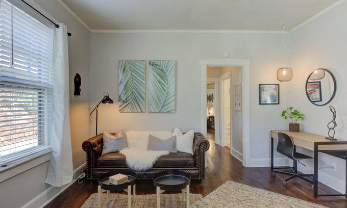 Cooper-Young Historic District Casa | Cox A · Memorable Nomad Haven! Walk to Cooper Young's Best