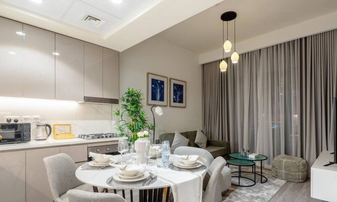Nad Al Sheba Apartamento | Cozy 1 Bed Apt in Azizi Riviera Dubai-Capital Stay