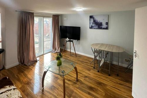 Cranford Apartamento | Cozy 1 Bed Apt Sleeps 4 with Garden Views