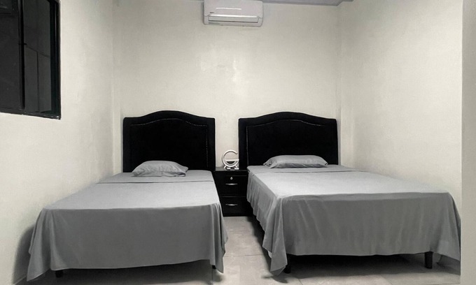 San Luis Talpa Apartamento | Cozy 1-bedroom apartment with AC, WiFi, 4 min from the airport of El Salvador