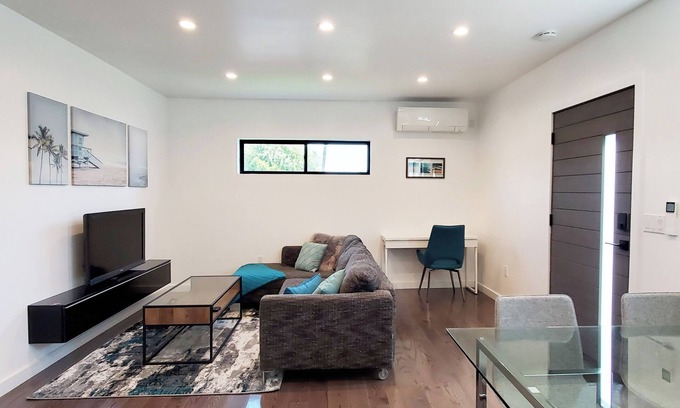 Mar Vista Apartamento | Cozy 1-bedroom apartment in delightful MarVista, West Los Angeles