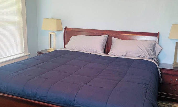 Colebrook Apartamento | Cozy 1-bedroom apartment with WiFi, AC, full kitchen, in enjoyable Colebrook