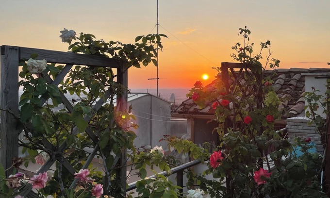 Tivoli Apartamento | Cozy 1-bedroom apartment in welcoming Tivoli with WiFi, AC, awesome view