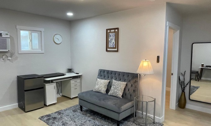 Lathrop Casa | Cozy 1-bedroom apartment suite with full kitchenette