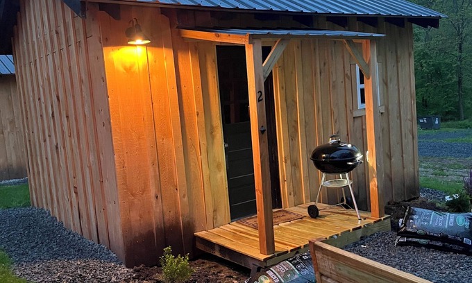 Dushore Cabina | Cozy 1-bedroom cabin in Dushore at Rocky Valley Campground Cabin 2