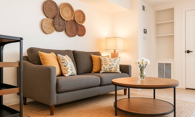 Pumpkin Center Condominio | Cozy 1-bedroom condo in terrific Bakersfield with WiFi, AC