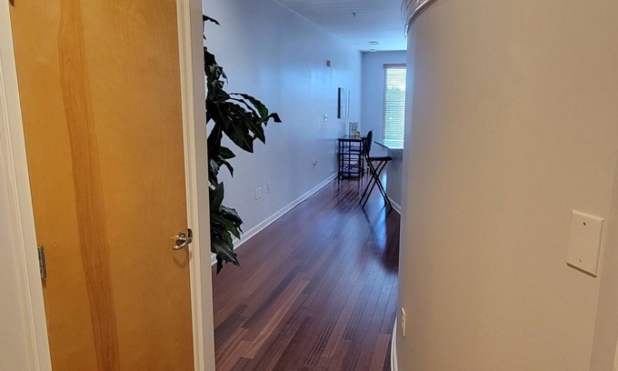 West End Condominio | Cozy 1-bedroom condo 5 miles from Downtown Atlanta with WiFi and Fitness room