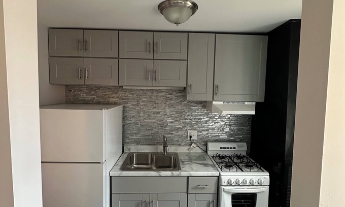 McKnight Condominio | Cozy 1-Bedroom condo Fully Furnished with WiFi and AC in beautiful Pittsburgh