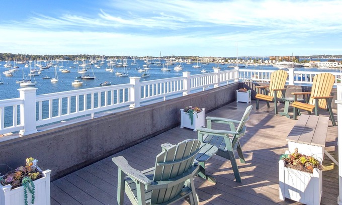 Goat Island Condominio | Cozy 1-bedroom condo with WiFi, fitness room in delightful Newport