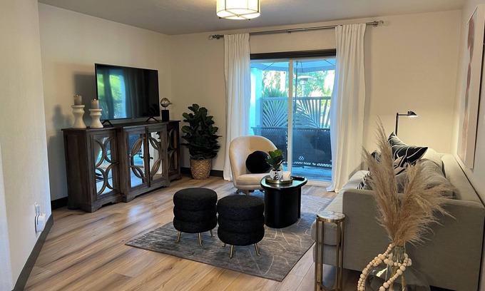 Redlands Condominio | Cozy 1-bedroom guest house in enjoyable Redlands with AC, WiFi, outdoor patio.